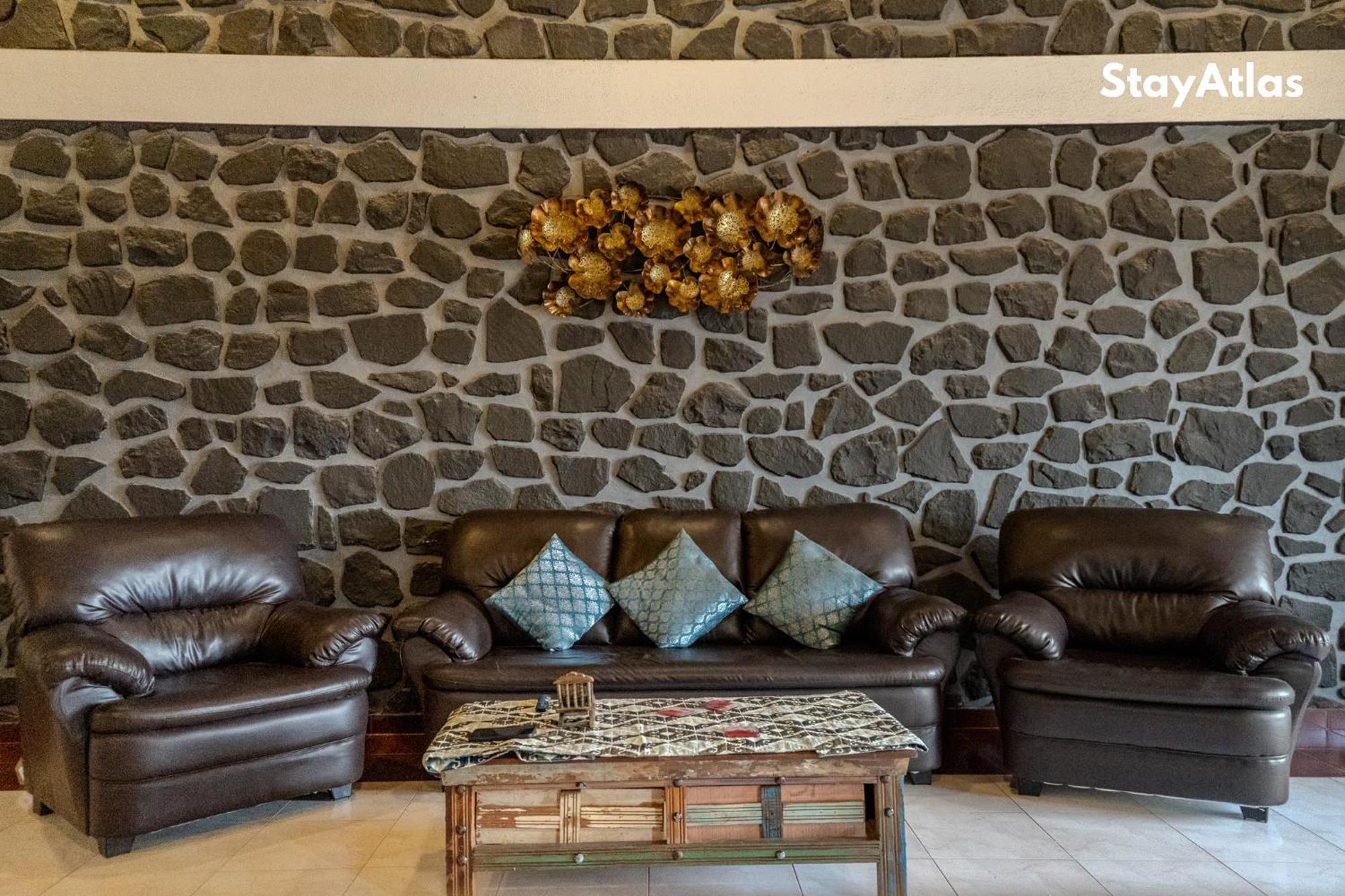 Nysa Villa & Homestay By Stayatlas Igatpuri Bagian luar foto